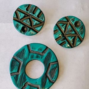 Beautiful vintage teal brooch / pin & earrings set